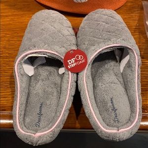 Gray slippers size M 7-8 new with tags